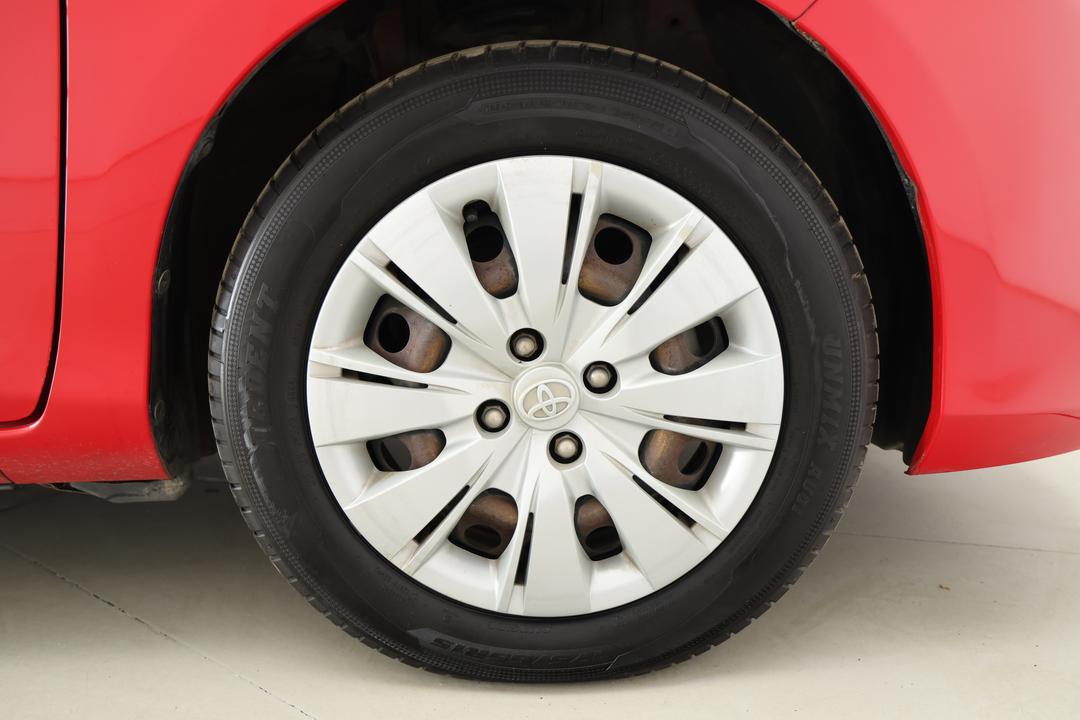 2016 Toyota Yaris Sx, Automatic, 70267 km, Right Front Wheel