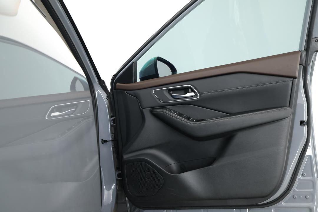 2023 Nissan X-trail St-l (4WD) 7 Seat, Automatic, 34671 km, Speaker View