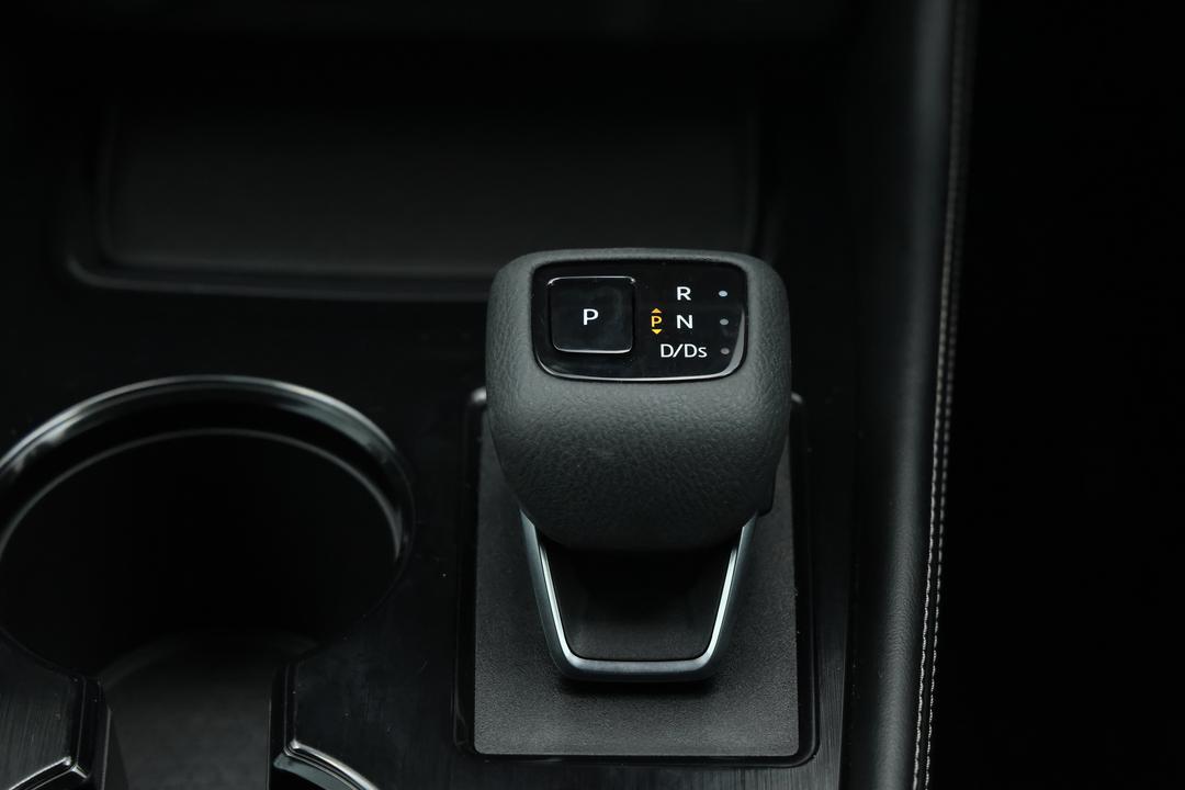 2023 Nissan X-trail St-l (4WD) 7 Seat, Automatic, 34671 km, Gear Lever 