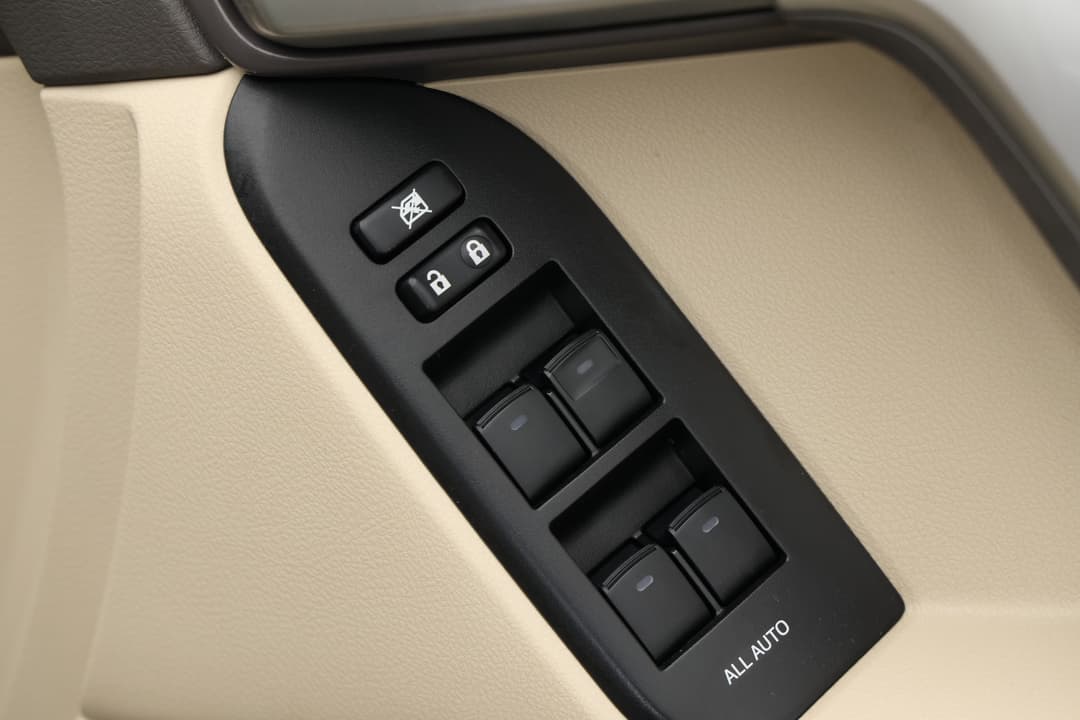 2022 Toyota Landcruiser Prado Vx, Automatic, 74086 km, Drivers Side Door Panel Controls