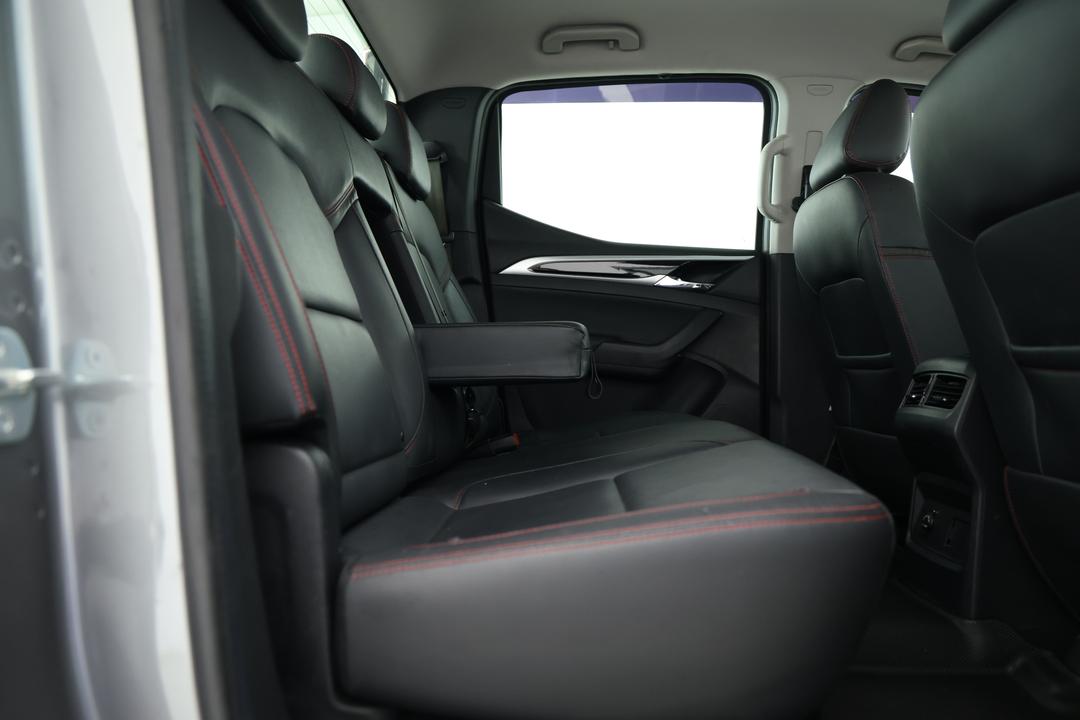 2021 LDV T60 Luxe (4x4), Automatic, 67772 km, Right Side Rear Door Cabin View