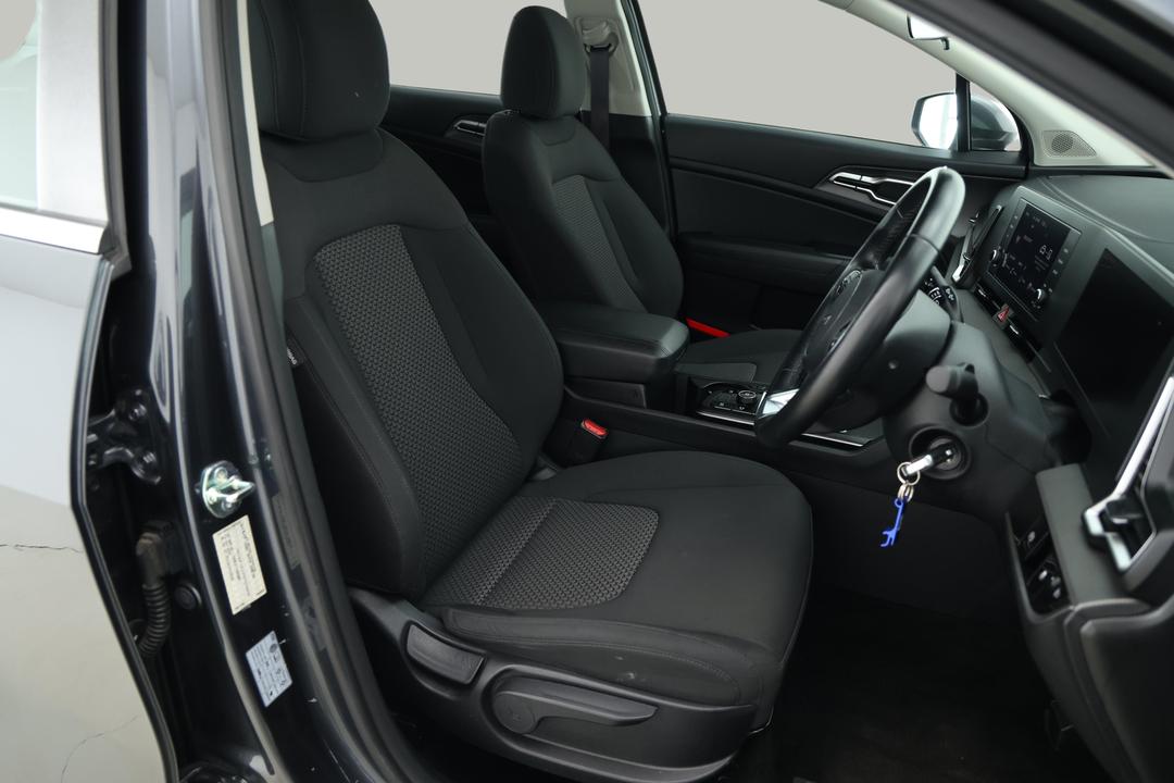 2024 Kia Sportage S (FWD), Automatic, 54697 km, Right Side Front Door Cabin View