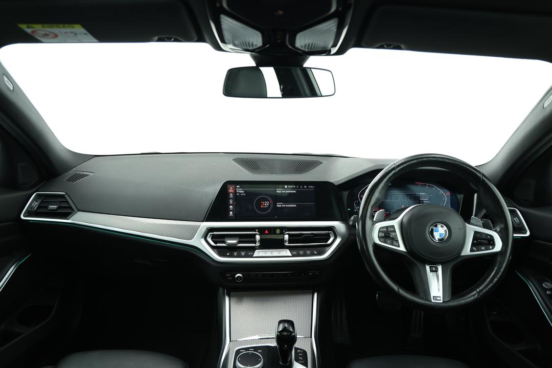 2022 BMW 3 30i M Sport, Automatic, 68408 km, Dashboard View