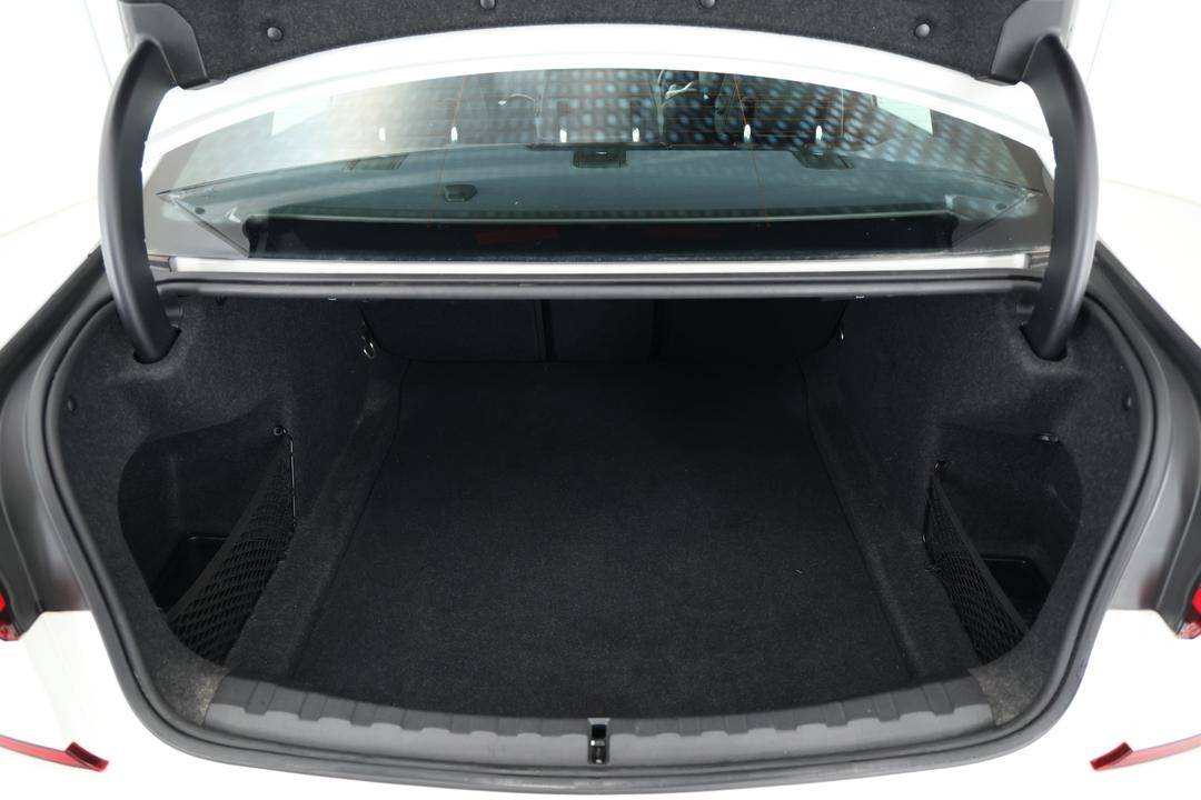 2022 BMW 3 30i M Sport, Automatic, 68408 km, Boot Inside View