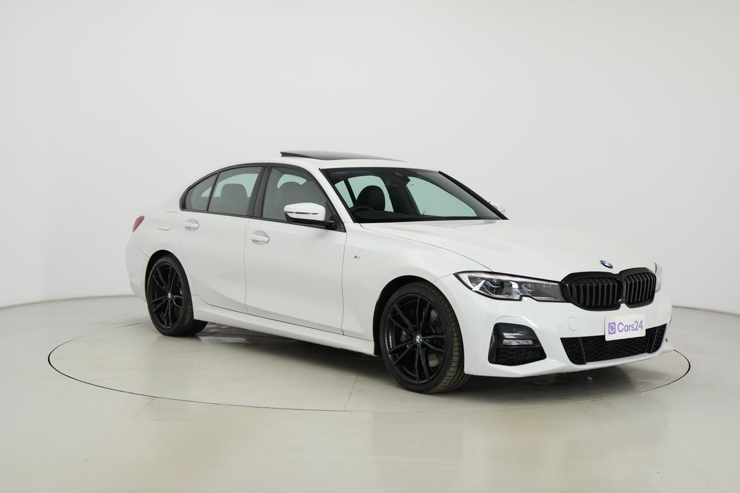 2022 BMW 3 30i M Sport, Automatic, 68408 km, Right Front Diagonal (45- Degree) View