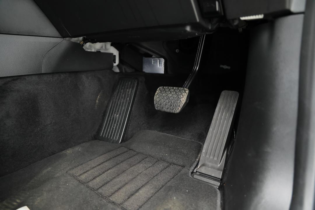 2024 Mazda Cx-80 G40e Pure, Automatic, 10908 km, Pedals and Footmat