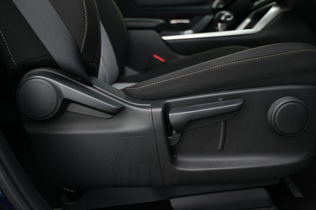 2024 Mazda Cx-80 G40e Pure, Automatic, 10908 km, Drivers Side Adjustment Panel