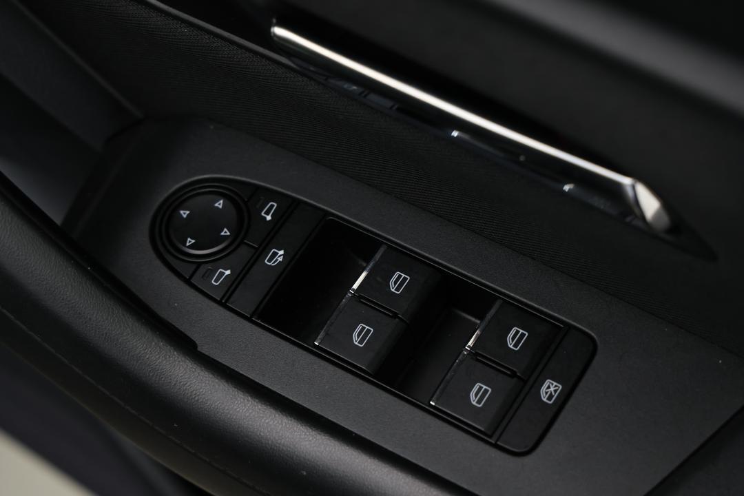 2024 Mazda Cx-80 G40e Pure, Automatic, 10908 km, Drivers Side Door Panel Controls