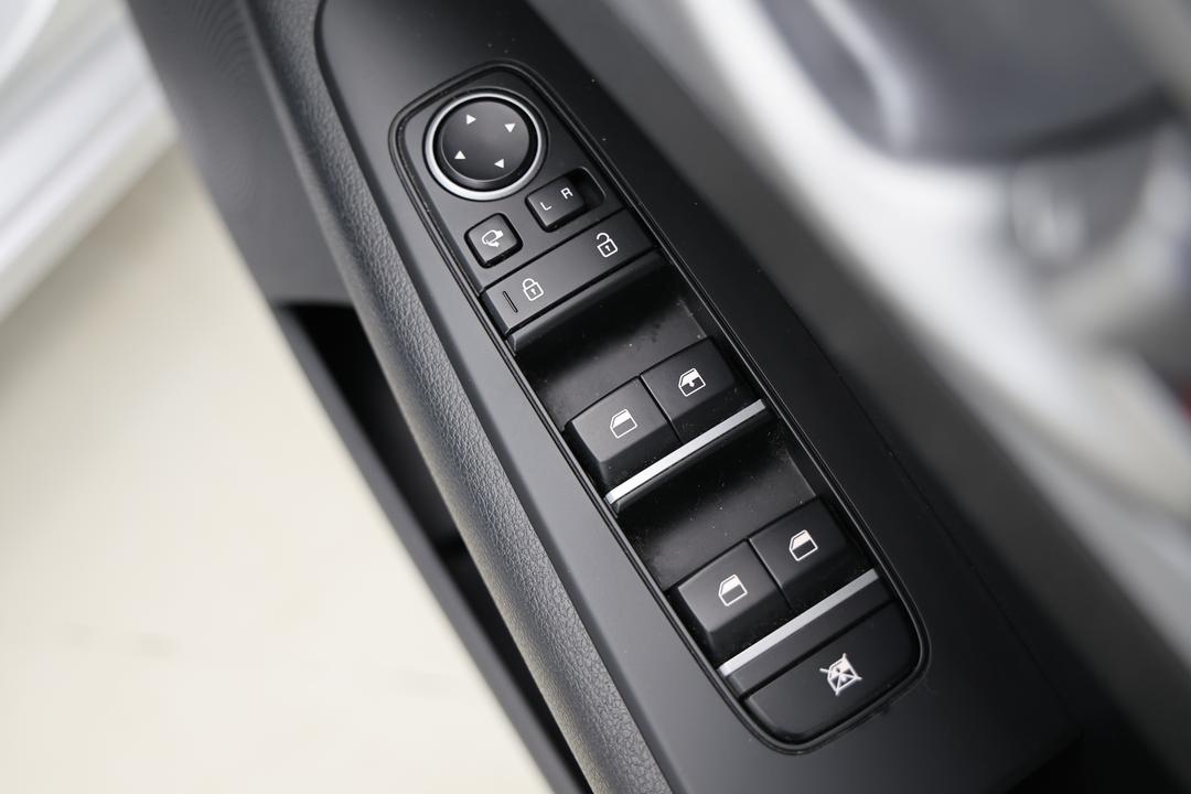 2024 Kia Cerato S Safety Pack, Automatic, 56785 km, Drivers Side Door Panel Controls