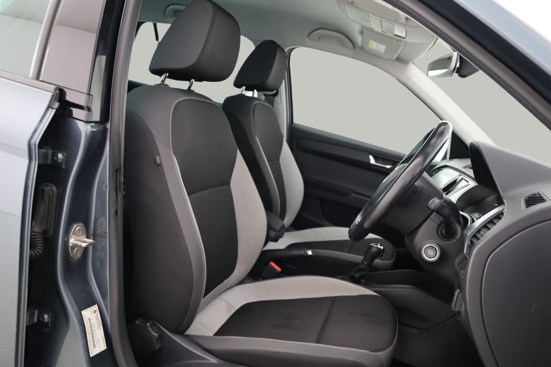 2018 SKODA Fabia 81 Tsi, Automatic, 108059 km, Right Side Front Door Cabin View