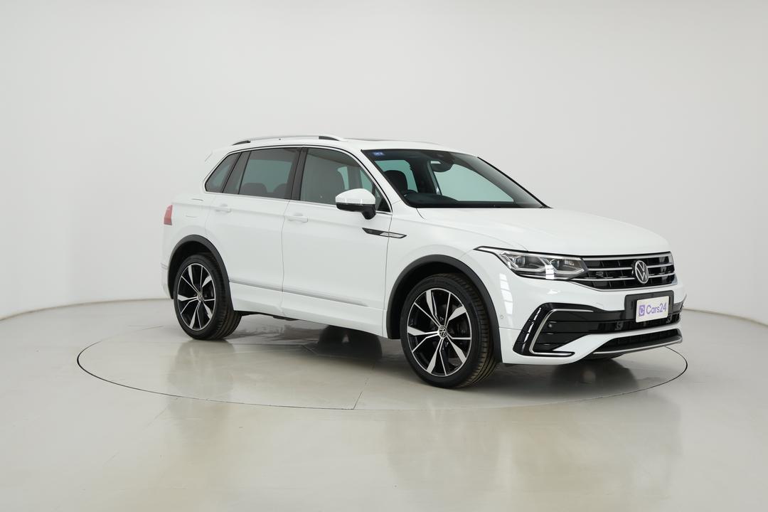 2021 Volkswagen Tiguan 162tsi R-line, Automatic, 58802 km, Right Front Diagonal (45- Degree) View