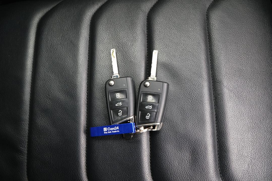 2021 Volkswagen Tiguan 162tsi R-line, Automatic, 58802 km, Key Close-up
