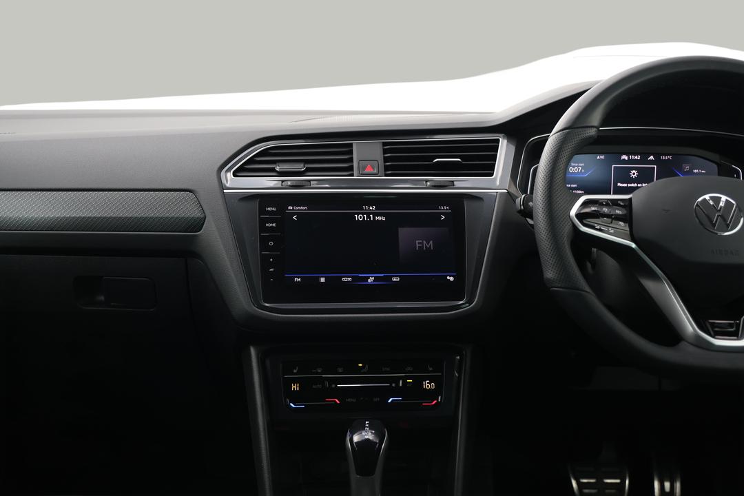 2021 Volkswagen Tiguan 162tsi R-line, Automatic, 58802 km, Center Console
