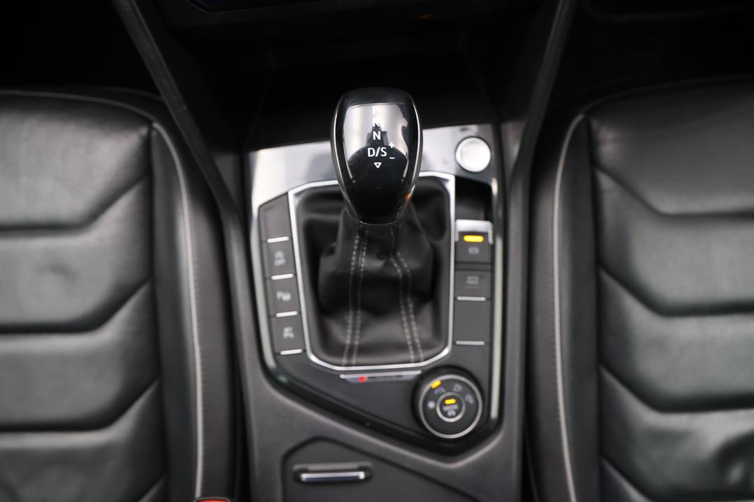 2021 Volkswagen Tiguan 162tsi R-line, Automatic, 58802 km, Gear Lever 