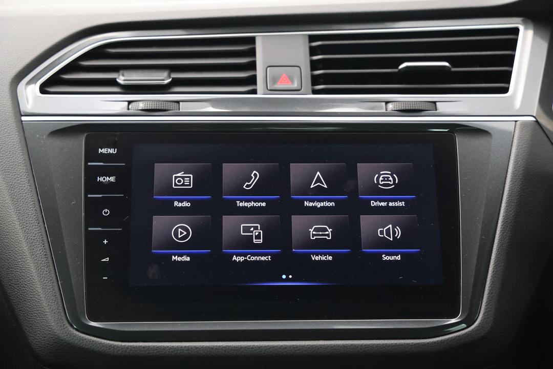2021 Volkswagen Tiguan 162tsi R-line, Automatic, 58802 km, Infotainment System