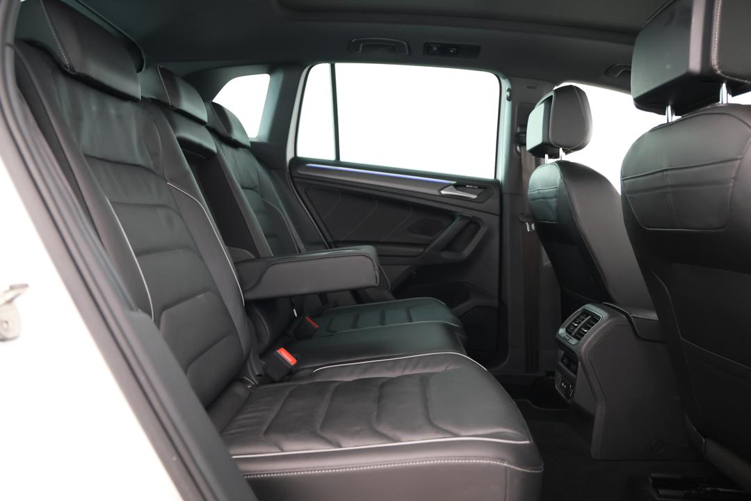 2021 Volkswagen Tiguan 162tsi R-line, Automatic, 58802 km, Right Side Rear Door Cabin View