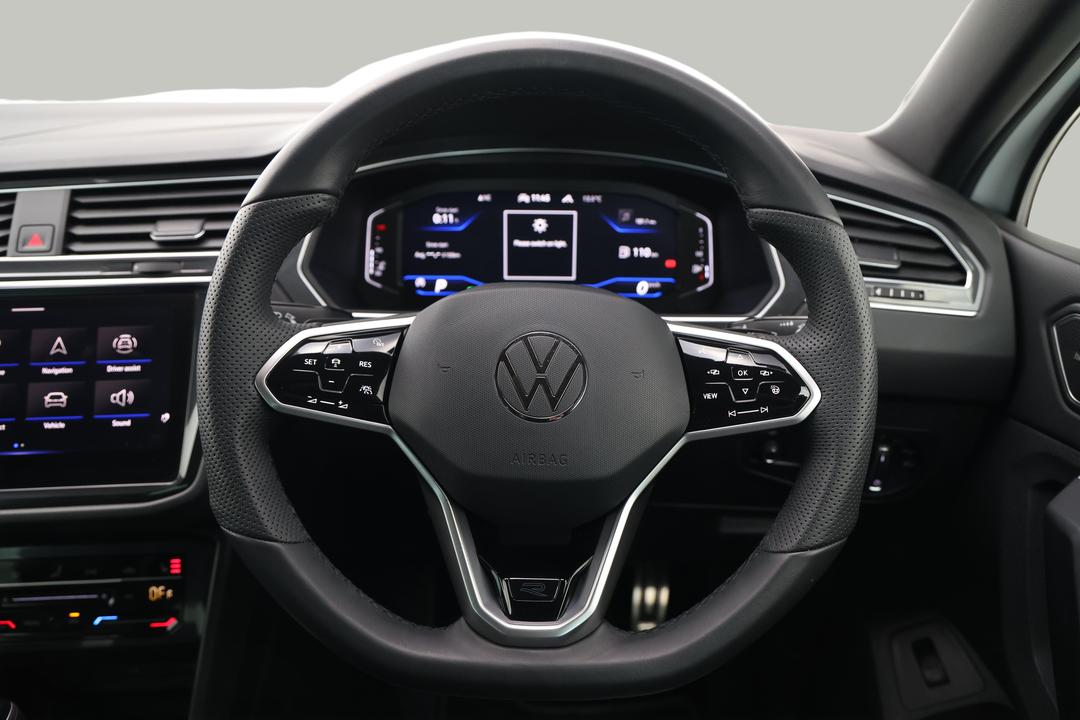 2021 Volkswagen Tiguan 162tsi R-line, Automatic, 58802 km, Steering Wheel Close-up