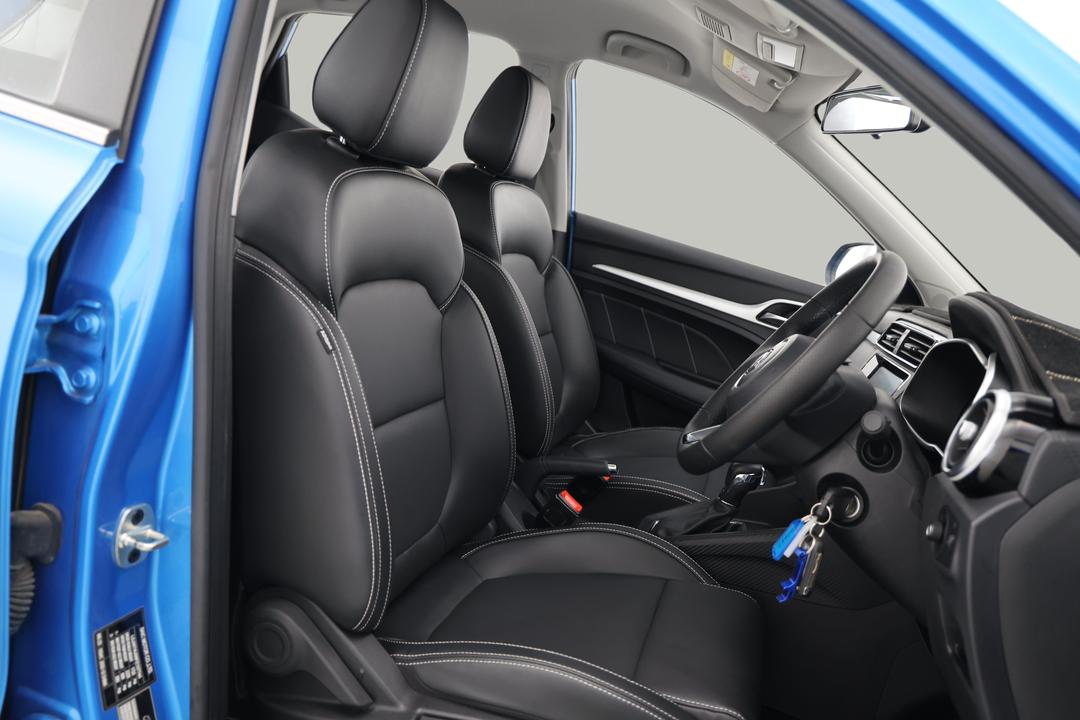 2022 MG ZS Excite, Automatic, 21807 km, Right Side Front Door Cabin View