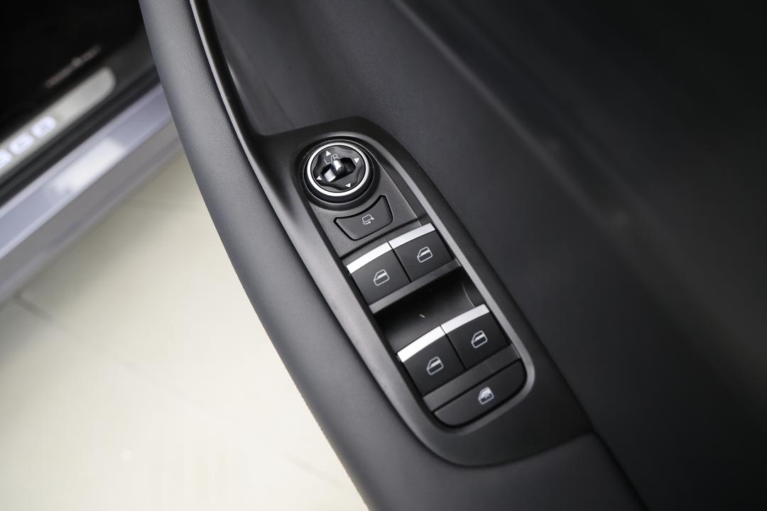 2025 Chery Tiggo 4 Pro Ultimate, Automatic, 13361 km, Drivers Side Door Panel Controls