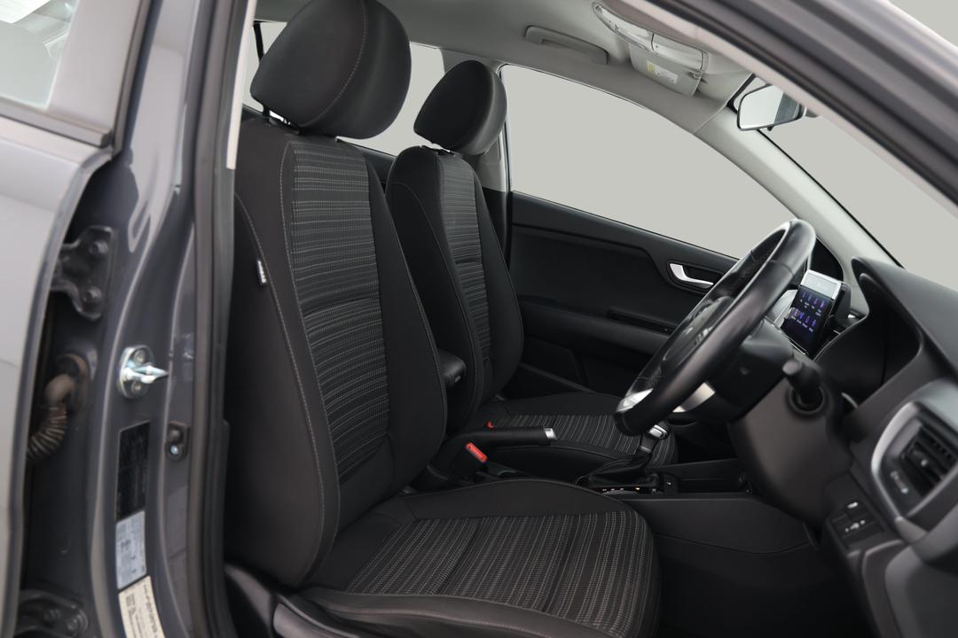 2022 Kia Stonic Sport, Automatic, 68308 km, Right Side Front Door Cabin View