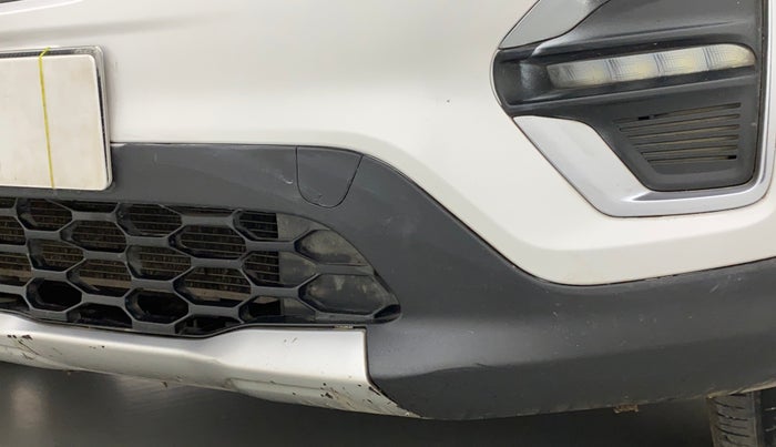 2020 Renault TRIBER RXZ AMT, Petrol, Automatic, 42,063 km, Front bumper - Minor scratches