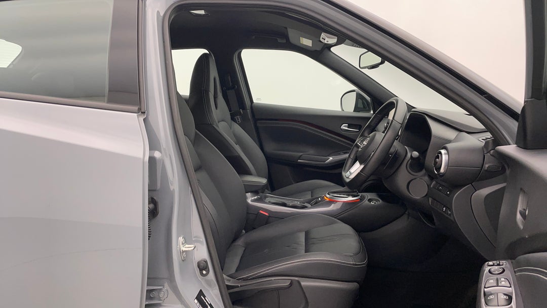 2023 Nissan Juke St-l, Automatic, 13311 km, Right Side Front Door Cabin View