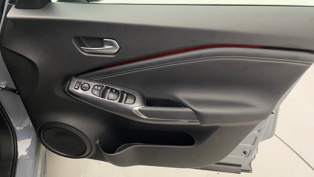 2023 Nissan Juke St-l, Automatic, 13311 km, Speaker View