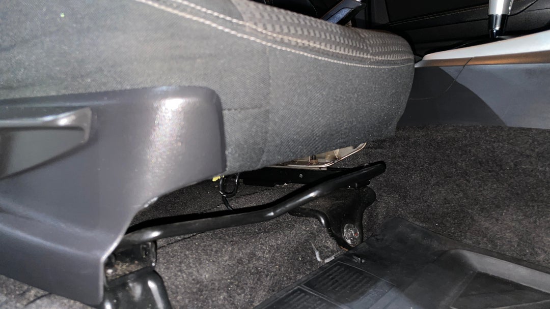 2019 Isuzu MU-X Ls-m (4x4), Automatic, 92842 km, Drivers Side Adjustment Panel