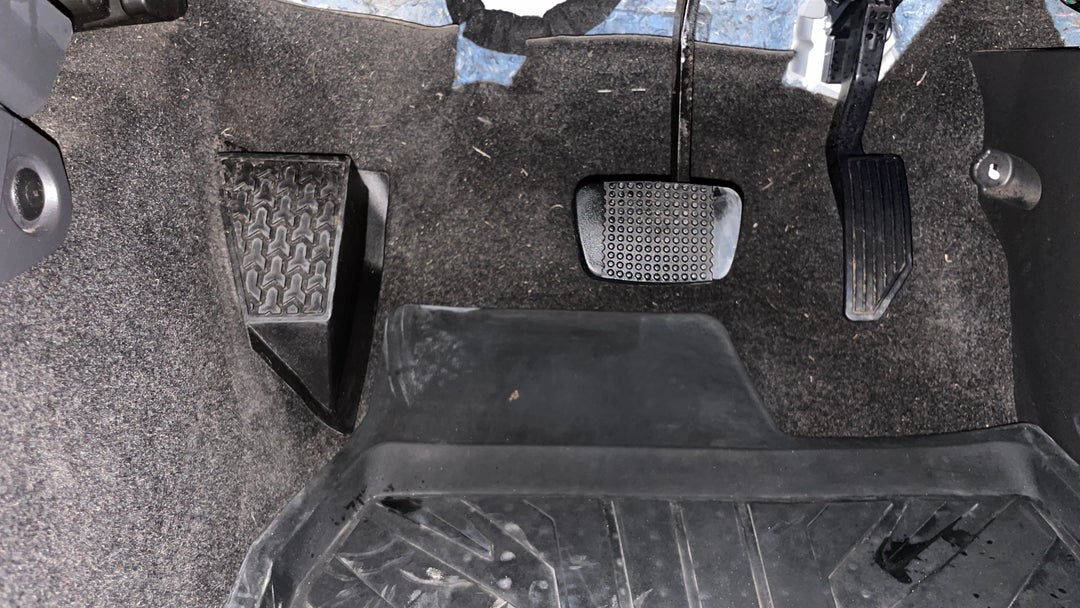 2019 Isuzu MU-X Ls-m (4x4), Automatic, 92842 km, Pedals and Footmat