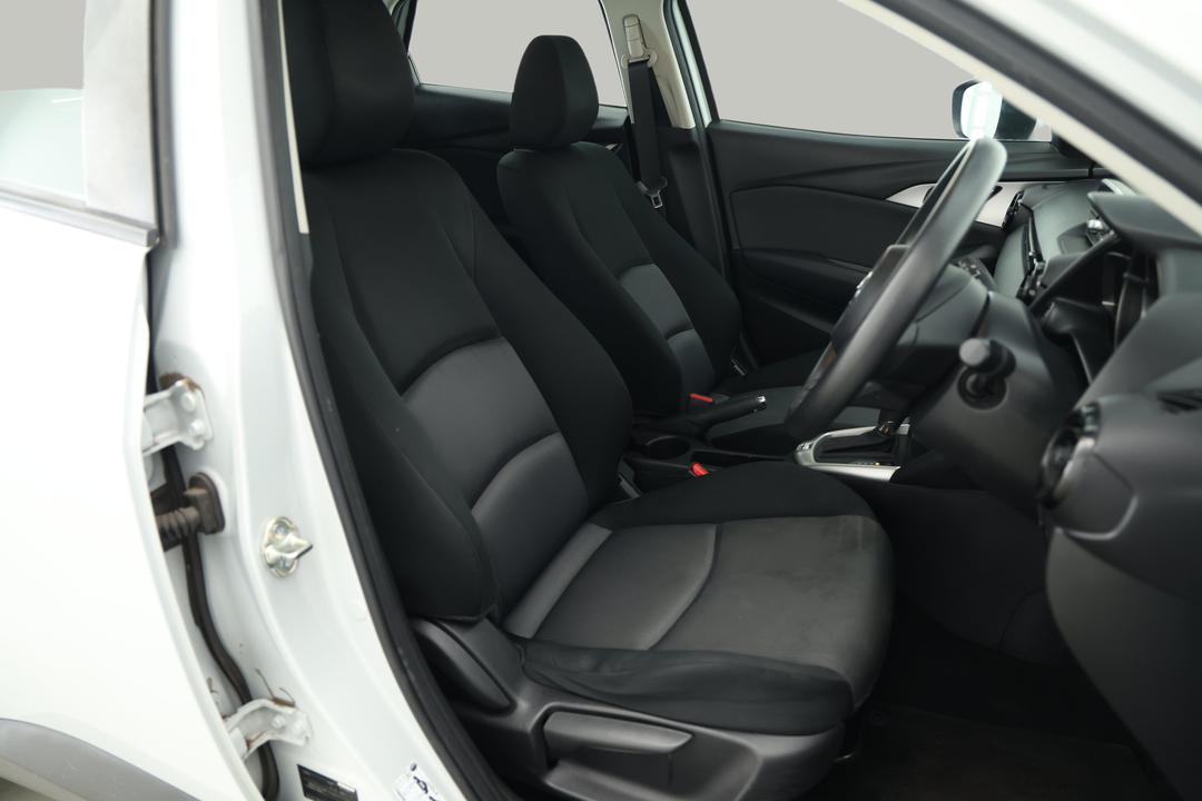 2017 Mazda CX-3 Neo (FWD), Automatic, 132185 km, Right Side Front Door Cabin View