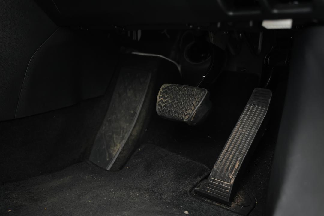 2023 Toyota RAV4 Gx (2WD), Automatic, 68948 km, Pedals and Footmat