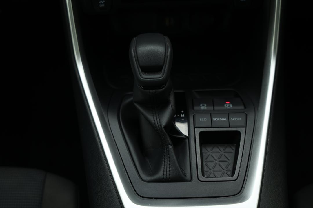 2023 Toyota RAV4 Gx (2WD), Automatic, 68948 km, Gear Lever 