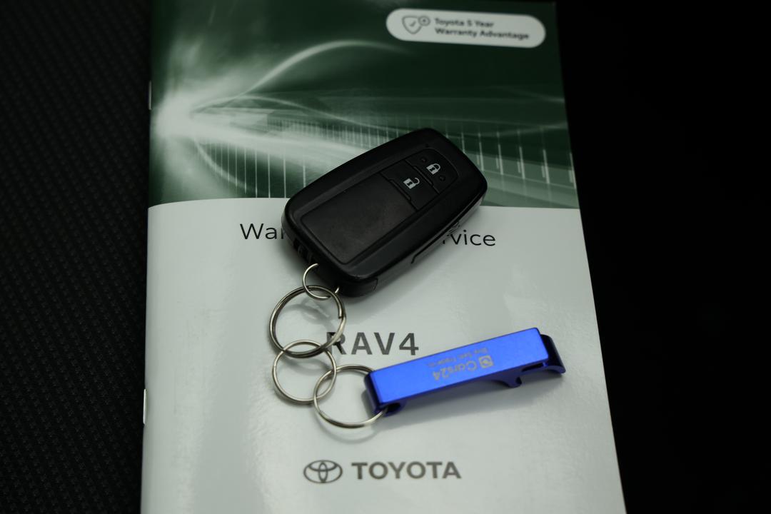 2023 Toyota RAV4 Gx (2WD), Automatic, 68948 km, Key Close-up