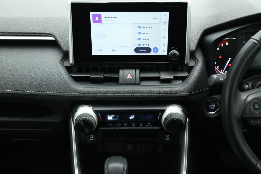 2023 Toyota RAV4 Gx (2WD), Automatic, 68948 km, Center Console
