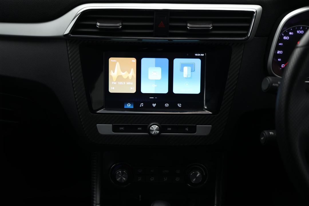 2023 MG ZS Excite, Automatic, 39037 km, Center Console