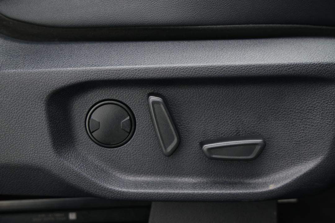 2023 Ford Ranger Wildtrak 3.0 (4x4), Automatic, 41736 km, Drivers Side Adjustment Panel