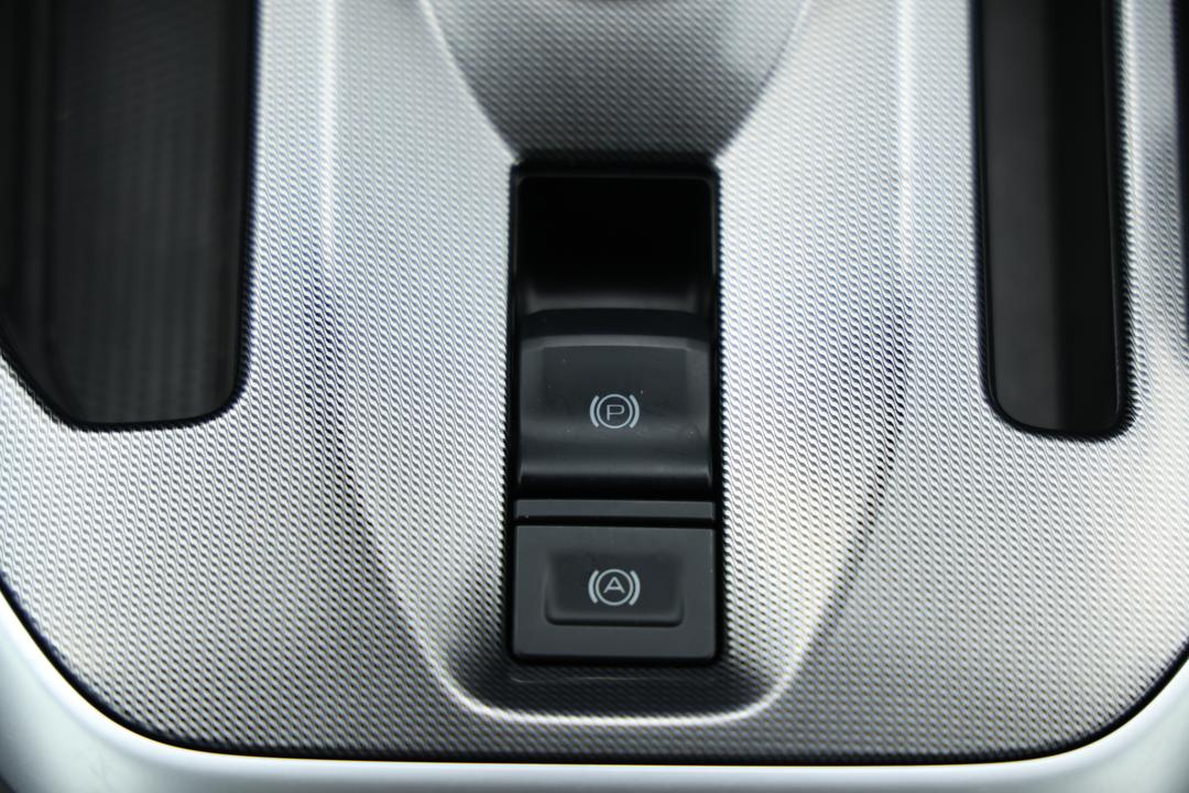 2025 GWM Haval Jolion Premium, Automatic, 5853 km, Handbrake
