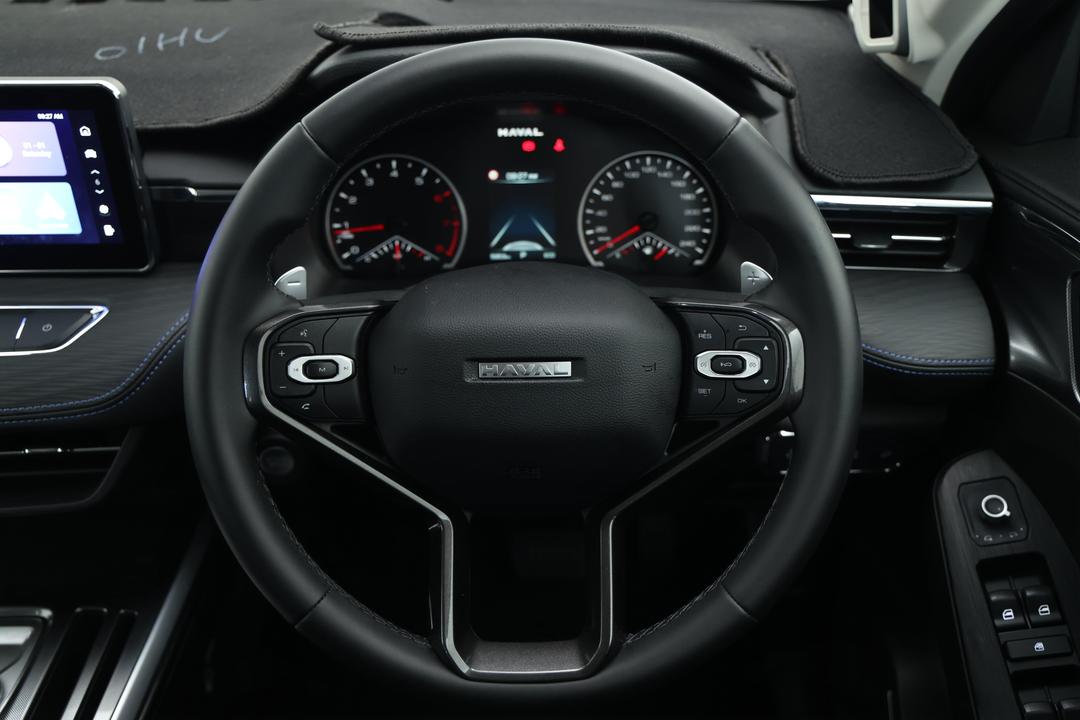 2025 GWM Haval Jolion Premium, Automatic, 5853 km, Steering Wheel Close-up