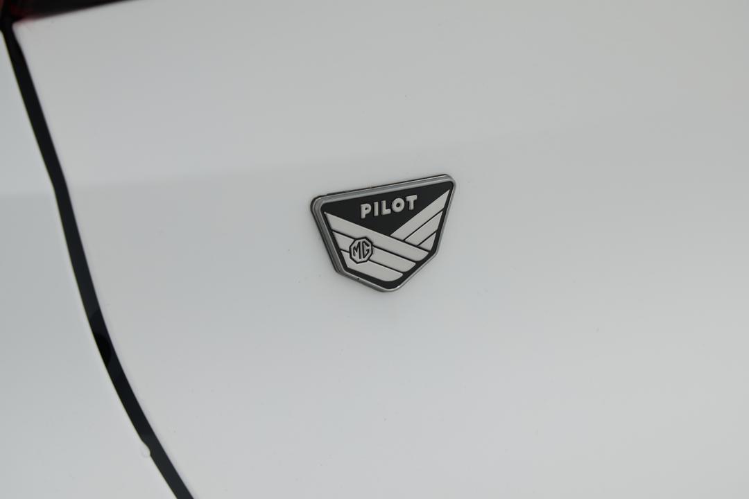 2024 MG Zst Essence, Automatic, 16732 km, Badge (Boot Left Side)