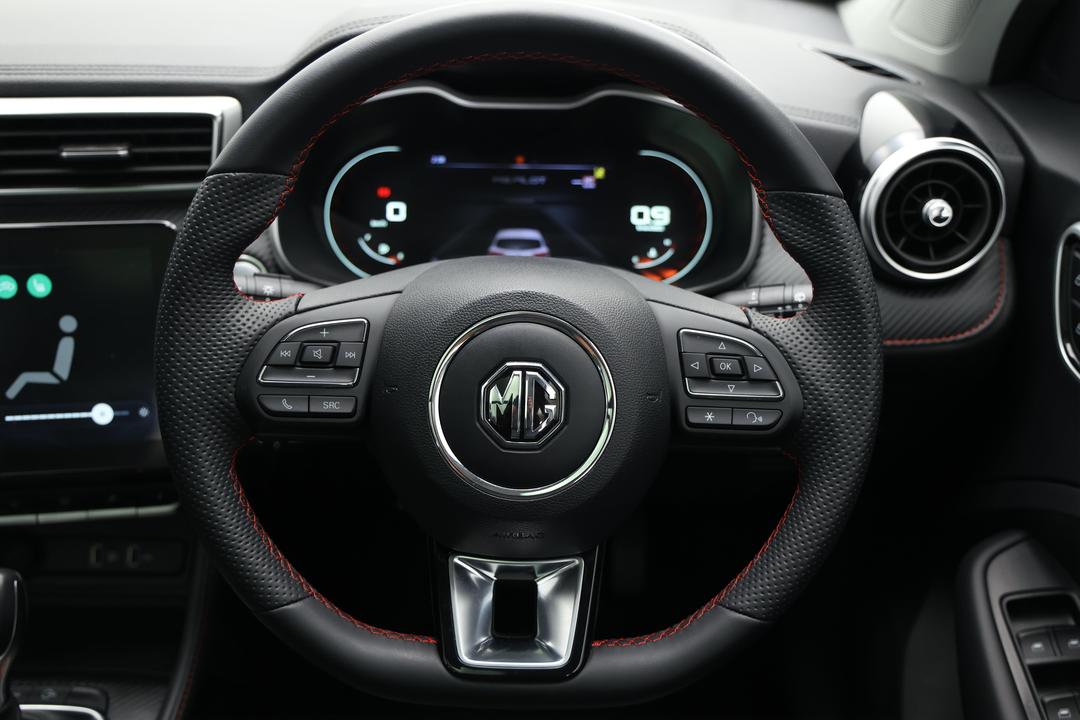 2024 MG Zst Essence, Automatic, 16732 km, Steering Wheel Close-up