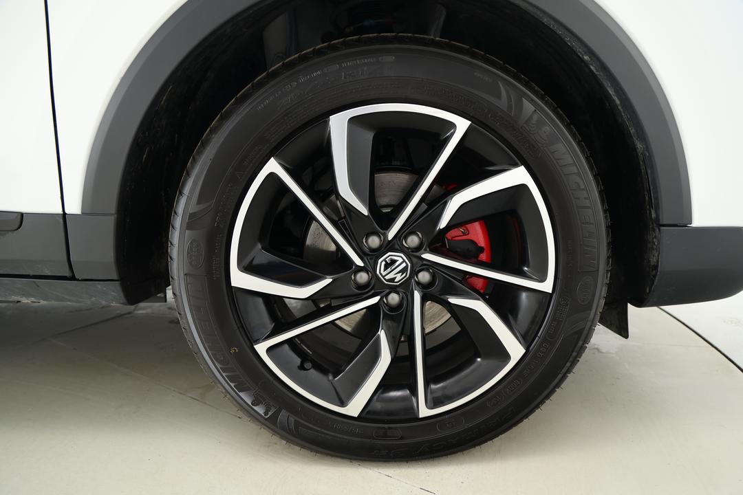2024 MG Zst Essence, Automatic, 16732 km, Right Front Wheel