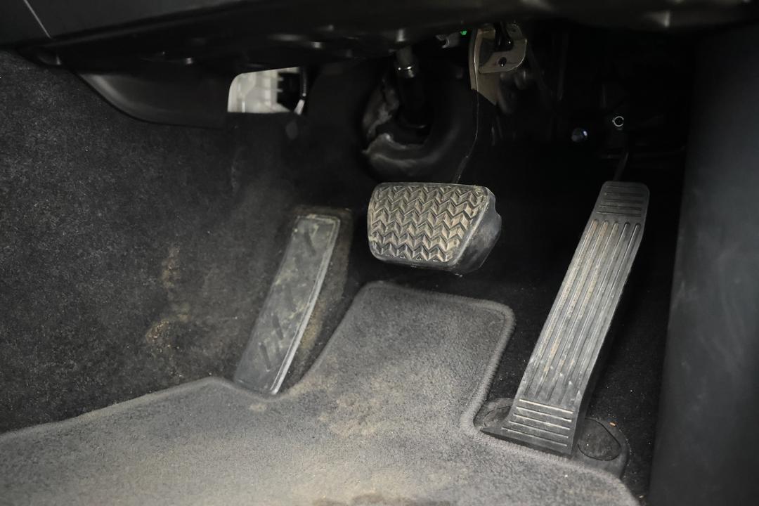 2024 Toyota Camry Ascent, Automatic, 49496 km, Pedals and Footmat