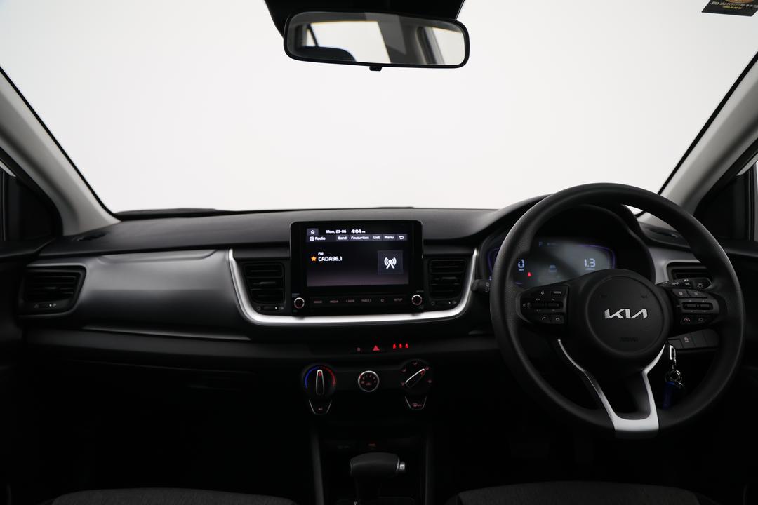 2024 Kia Stonic S, Automatic, 30280 km, Dashboard View