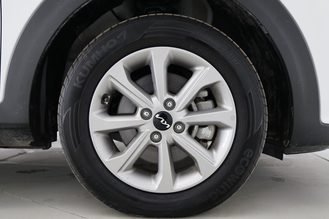 2024 Kia Stonic S, Automatic, 30280 km, Right Front Wheel
