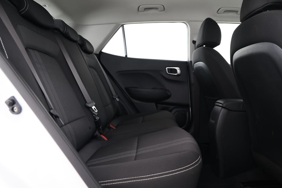 2025 Hyundai Venue Venue, Automatic, 30205 km, Right Side Rear Door Cabin View