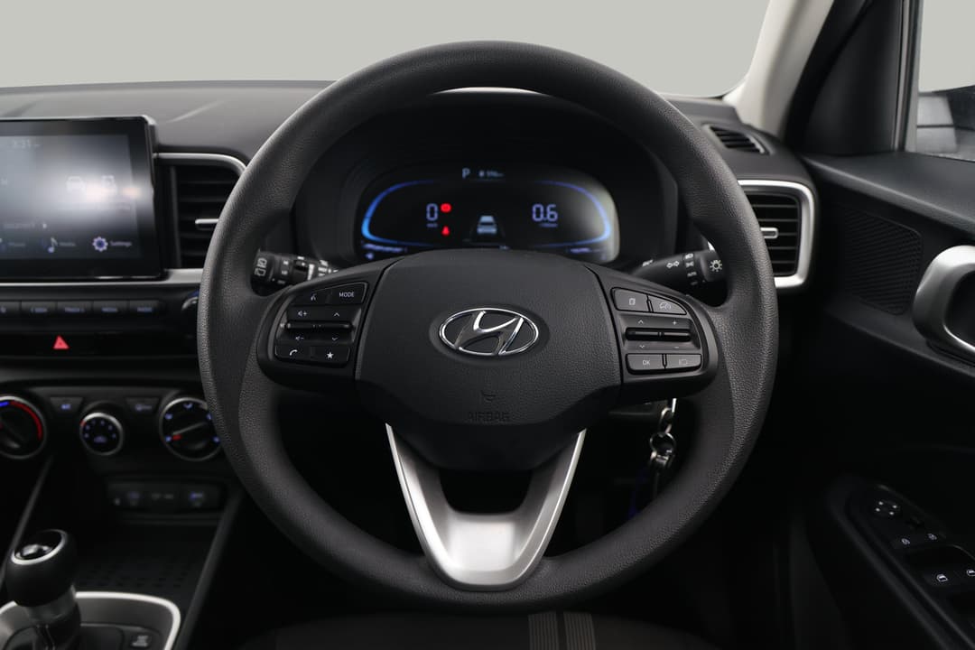 2025 Hyundai Venue Venue, Automatic, 30295 km, Steering Wheel Close-up