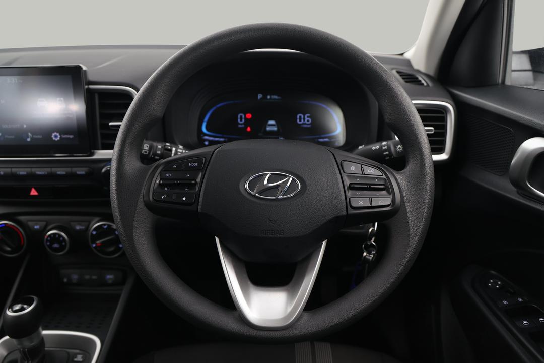 2025 Hyundai Venue Venue, Automatic, 30205 km, Steering Wheel Close-up
