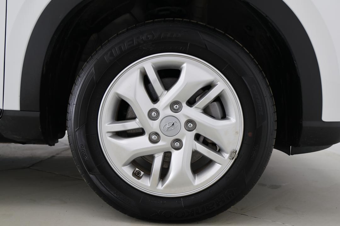 2025 Hyundai Venue Venue, Automatic, 30205 km, Right Front Wheel