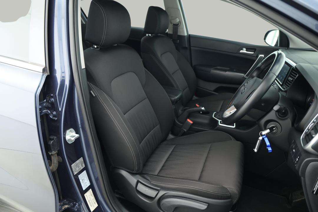 2020 Kia Sportage S (FWD), Automatic, 77651 km, Right Side Front Door Cabin View