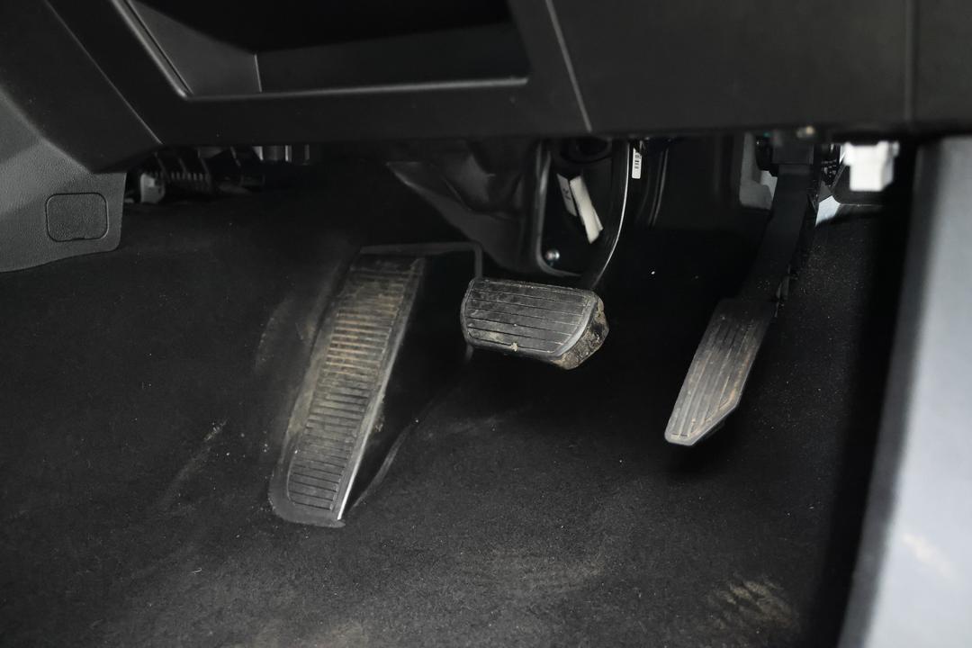 2020 GWM Ute Cannon-l (4x4), Automatic, 92531 km, Pedals and Footmat